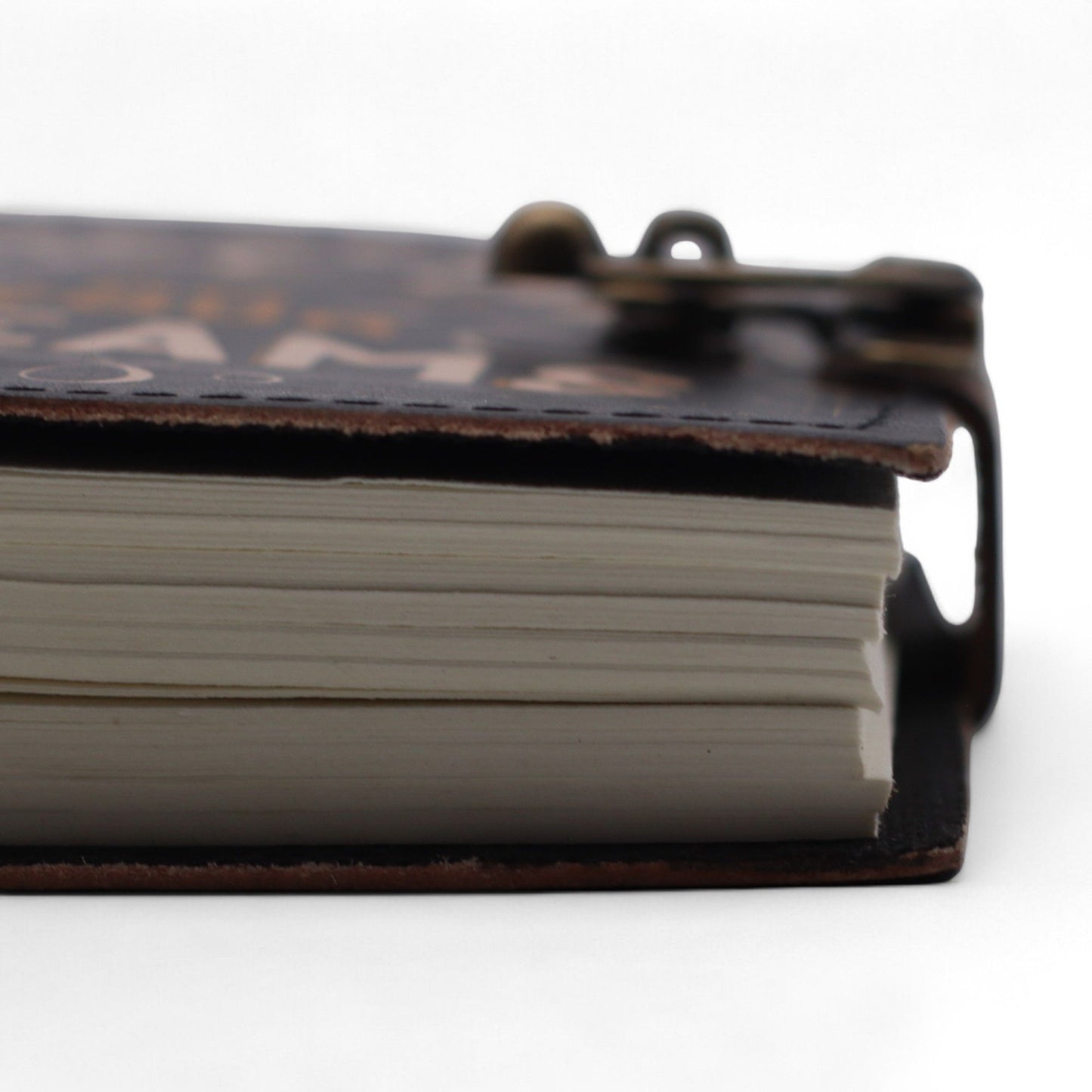 Leather Printed Notebook – Never Give Up On Your Dreams - 18x13cm