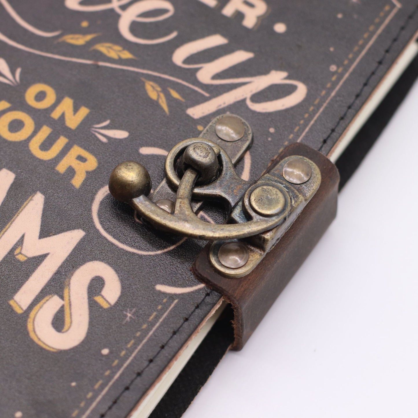 Leather Printed Notebook – Never Give Up On Your Dreams - 18x13cm