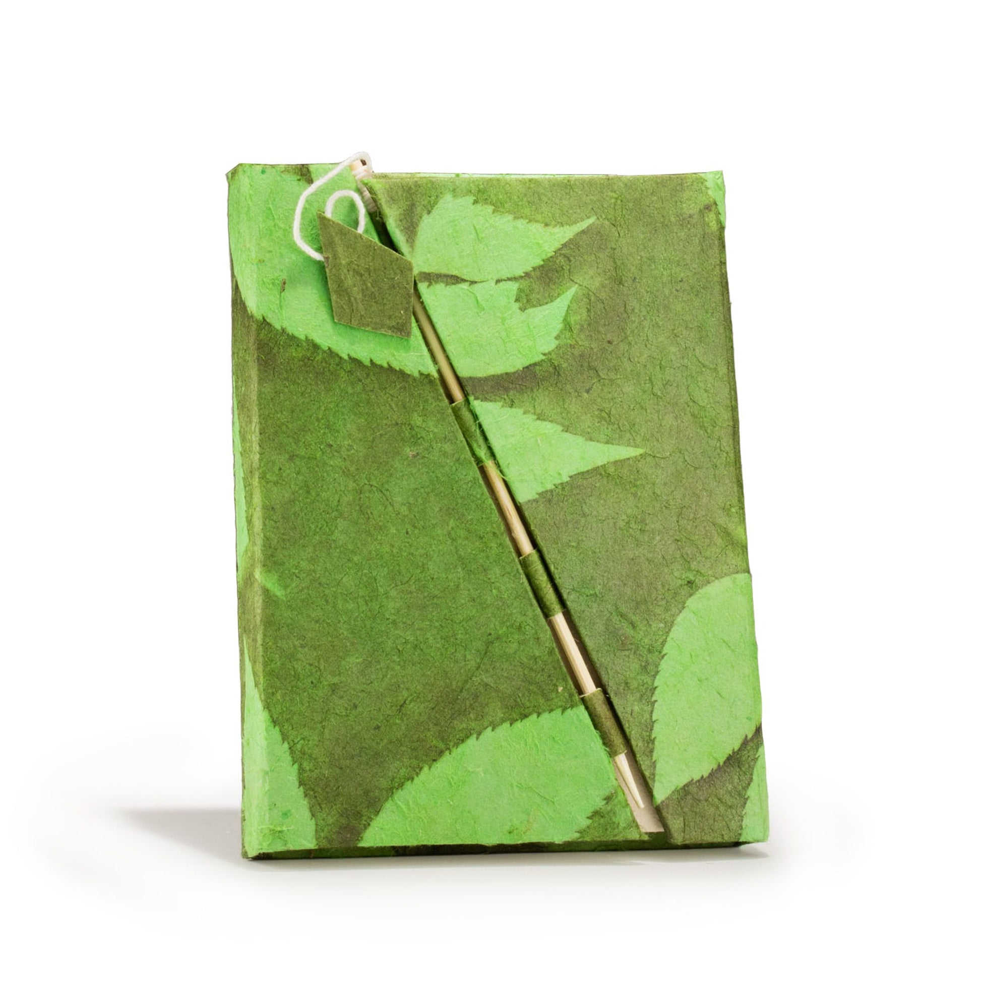 Lokta Bold Floral Bamboo Lock Notebook – Medium – Moss Green