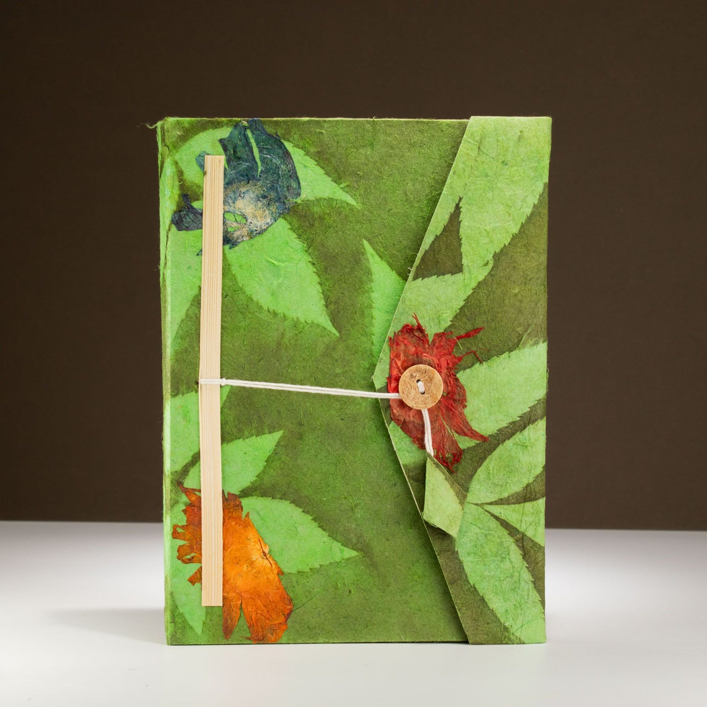 Lokta Bold Floral Notebook – Large – Includes Bookmark – Moss Green
