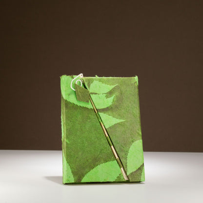 Lokta Bold Floral Bamboo Lock Notebook – Medium – Moss Green
