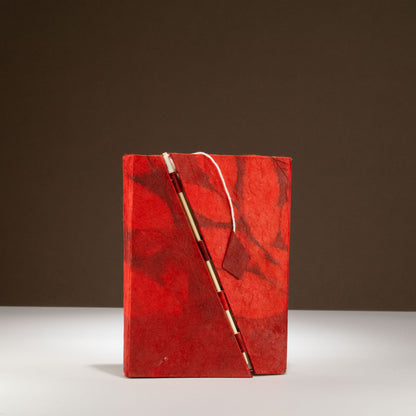 Lokta Bold Floral Bamboo Lock Notebook – Medium – Ruby